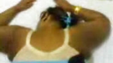 Brooke Beretta ha la magia che mamme porche film guarisce il cazzo tra le sue tette