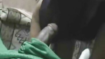 Calde lesbiche si toccano a vicenda video mamme porche in un'azione ravvicinata