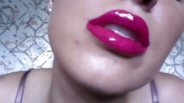 2 video mamme italiane porche Bellissimi Euro Teens scoprono il corpo dell'altro!