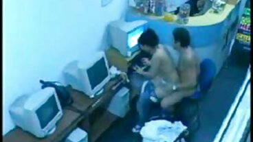 Pulcini lesbici giocano e si leccano mamme porche hard le vagine a vicenda
