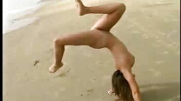 Mia Khalifa nonne troie pelose è tornata e più sexy che mai