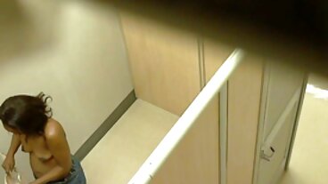 Black Friday video porno mamme porche italiane Brawl si trasforma in un caldo trio FFM