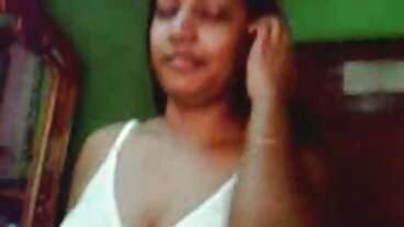 Cumming proprio sulle sue mamme anziane porche tette potenziate