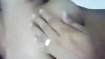 La video porno mamme porche studentessa Jessie ha bisogno di un favore