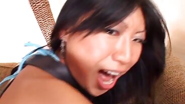 April mamme italiane porche O'Neil Licks e 69s Lyra Law in Lesbian XXX