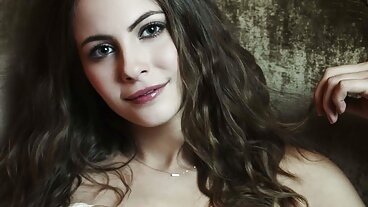 La bionda troia Nicole Vice metterà alla prova un'aspirante pornostar porno mamme porcone