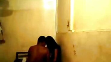 Kinky Kelly Diamond pronta per un cazzo nero nel film porno mamme porche suo sedere