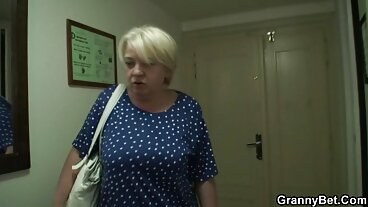 BangBros: Burglar ottiene una sculacciata su PornHD con Bella Rolland mamme casalinghe porche