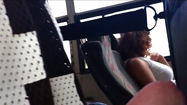 Amirah si ingozza con un mamme porche lesbiche grosso cazzo bianco e venoso