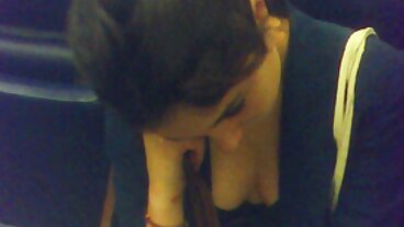 Slim4K: le mamme porche Una ragazza di lusso in calze nere scopa con due ragazzi sexy su PornHD