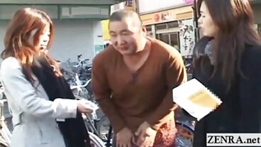 Lesbiche figlie porche con la vagina rasata vogliono assicurarsi che si sborrano a vicenda