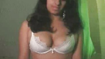 Bratty porno mamme porche Stepsis entra nello spirito natalizio SCENA COMPLETA!
