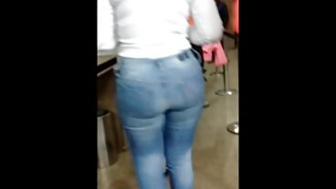 La bionda film porno di mamme porche ha Buttplug nel posto giusto