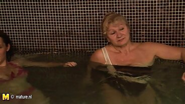 La mamma delirante soffia il mamme porche tettone miglior amico del figlio