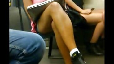 Dildo in detenzione è un grande no-no in questa mamme casalinghe porche scuola - POV XXX